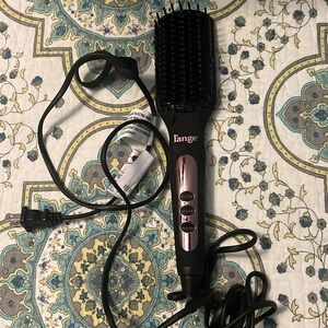 Lange straightening brush